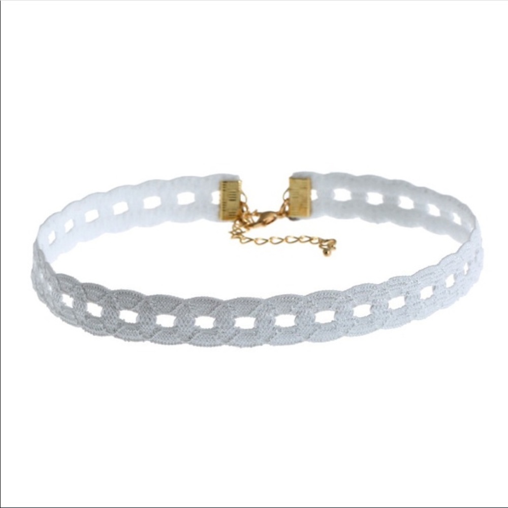 White choker